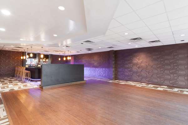 Bar - Ramada Inn Newburgh - I-87, Exit 17