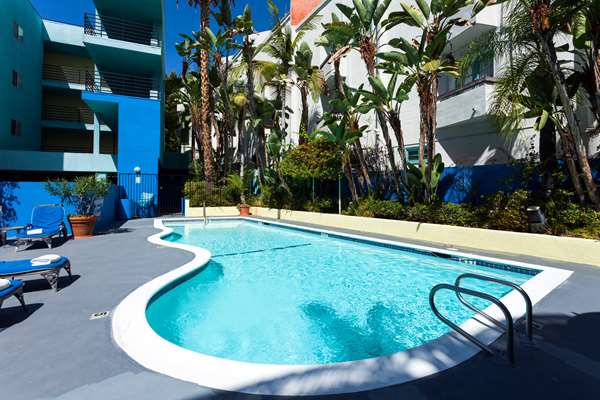 Pool - Ramada Plaza Hotel West Hollywood