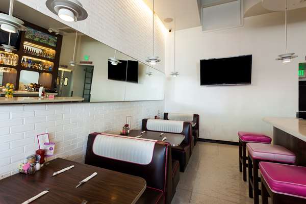 Restaurant - Ramada Plaza Hotel West Hollywood
