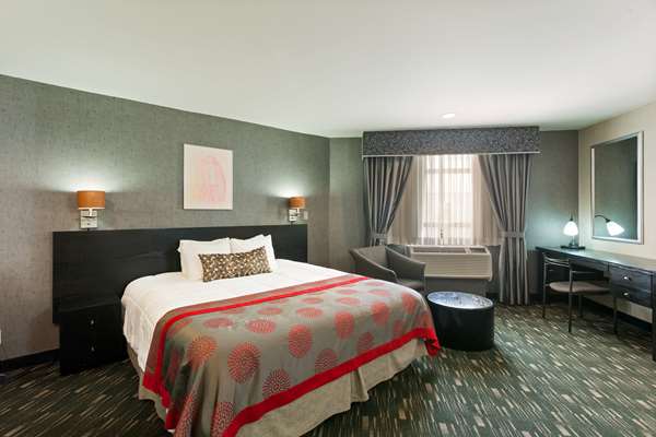  - Ramada Plaza Hotel West Hollywood