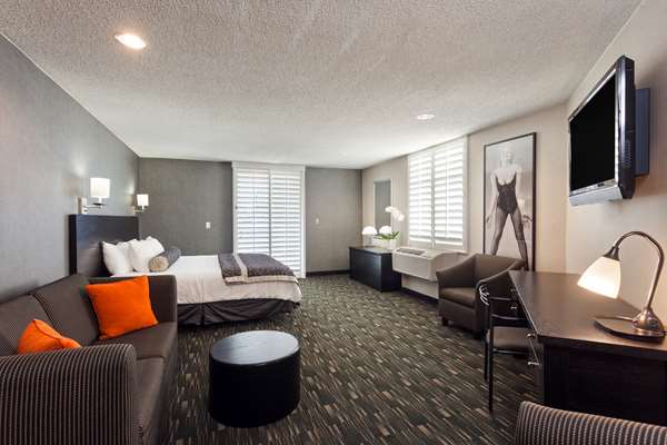  - Ramada Plaza Hotel West Hollywood