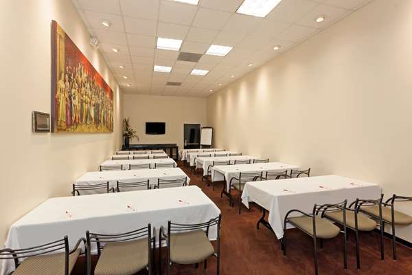  - Ramada Plaza Hotel West Hollywood