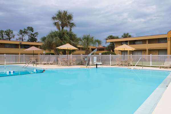 Pool - Days Inn Ocala - I-75, Exit 354