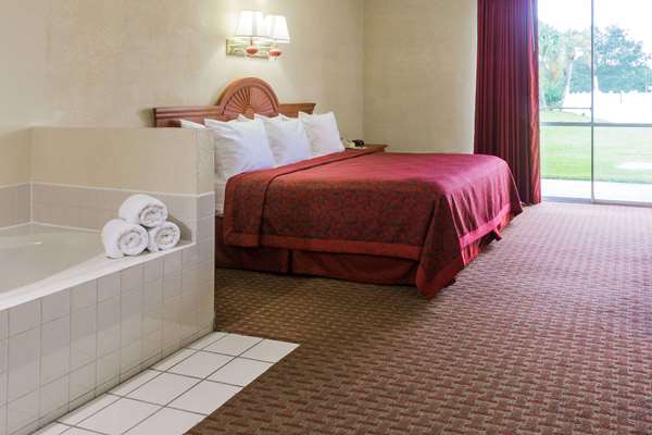 Suite - Days Inn Ocala - I-75, Exit 354
