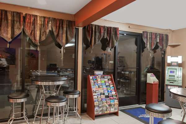  - Howard Johnson Inn Flagstaff