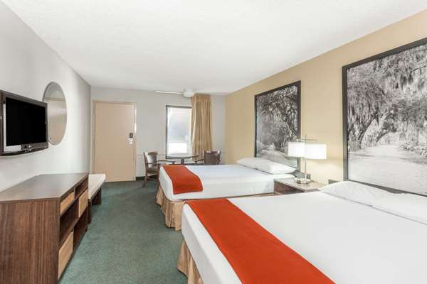  - Super 8 Motel Adel - I-75, Exit 39