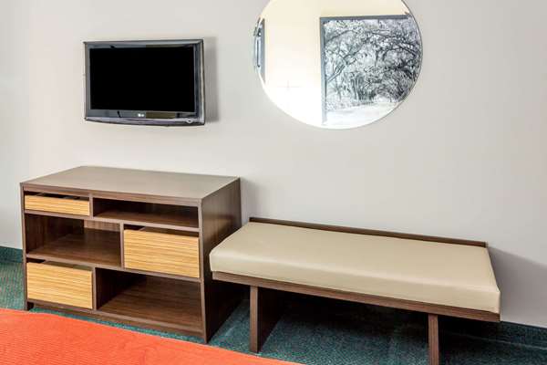  - Super 8 Motel Adel - I-75, Exit 39