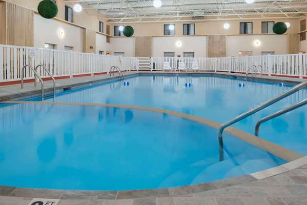 Pool - Ramada Inn Grand Forks - I-29, Exit 141