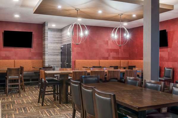 Restaurant - Ramada Inn Grand Forks - I-29, Exit 141