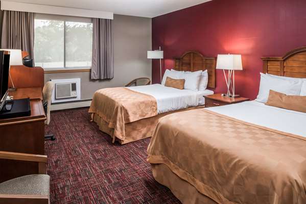  - Ramada Inn Grand Forks - I-29, Exit 141