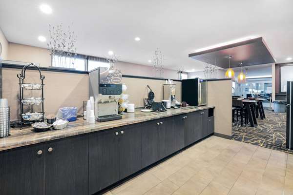  - Ramada Inn Grand Forks - I-29, Exit 141