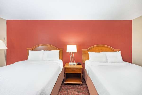  - Ramada Inn Grand Forks - I-29, Exit 141