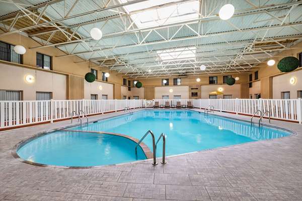 Pool - Ramada Inn Grand Forks - I-29, Exit 141