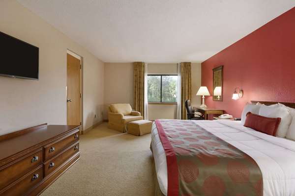 Suite - Ramada Inn Blue Ridge Raleigh