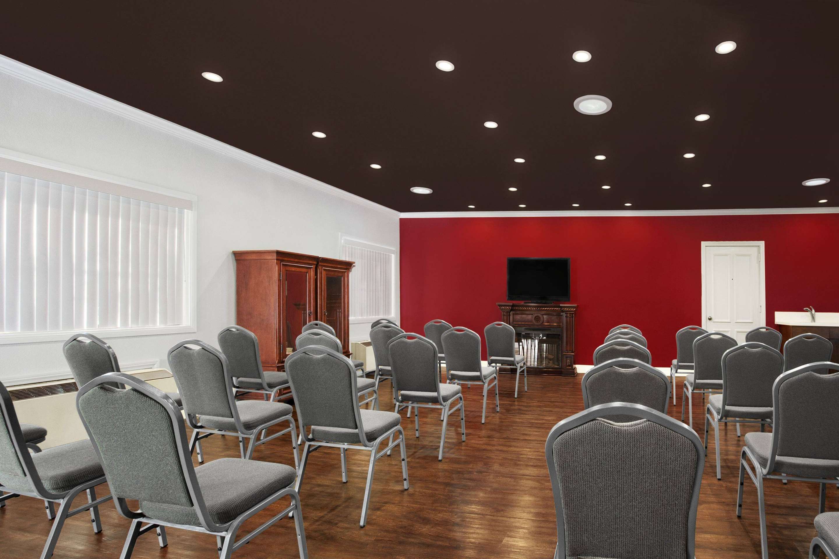 Meeting Room | Ramada by Wyndham Torrance