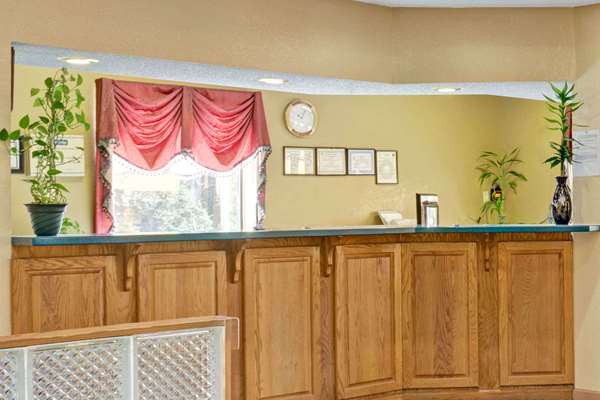  - Travelodge Forest Park - I-75, Exit 235