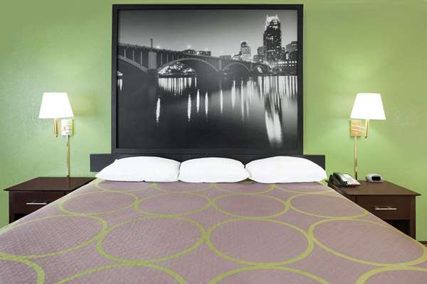  - Super 8 Hotel Downtown Grand Prairie - I-30, Exit 34