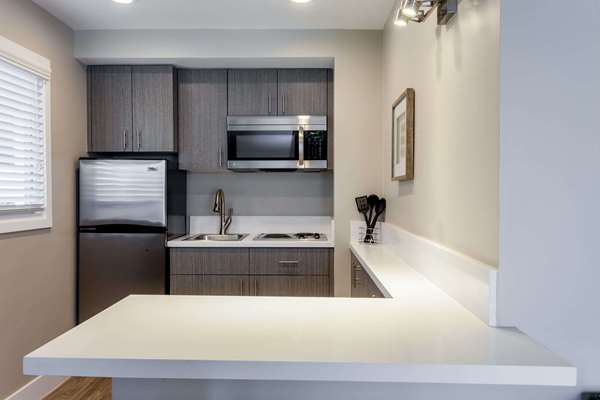 Suite - Ramada Inn Kearny Mesa San Diego