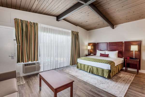 Suite - Ramada Inn Kearny Mesa San Diego