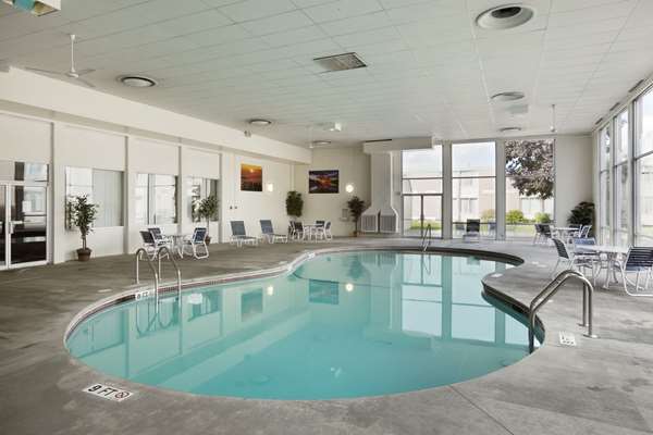 Pool - Ramada Inn Bangor - I-95, Exit 182B