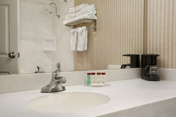  - Ramada Inn Bangor - I-95, Exit 182B