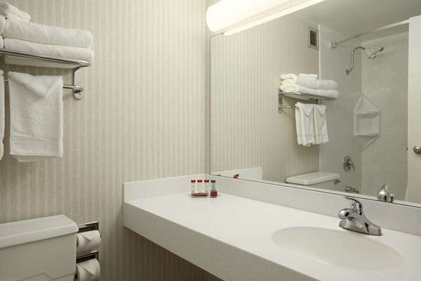  - Ramada Inn Bangor - I-95, Exit 182B