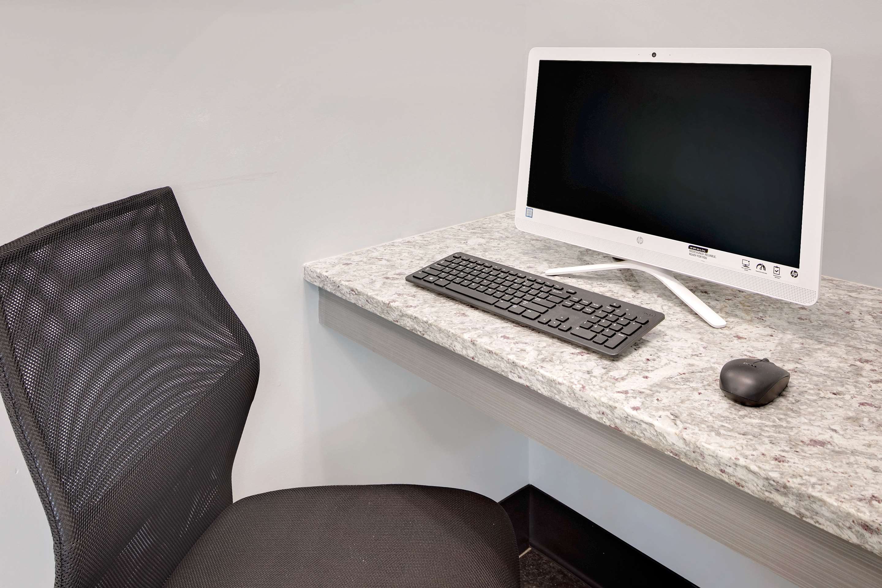 Business Center | Howard Johnson by Wyndham Florence