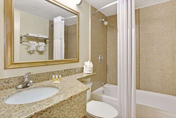  - Days Inn Woodlawn Road Charlotte - I-77, Exit 6A