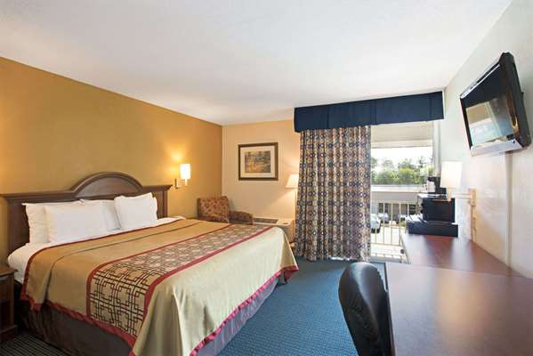  - Days Inn Woodlawn Road Charlotte - I-77, Exit 6A
