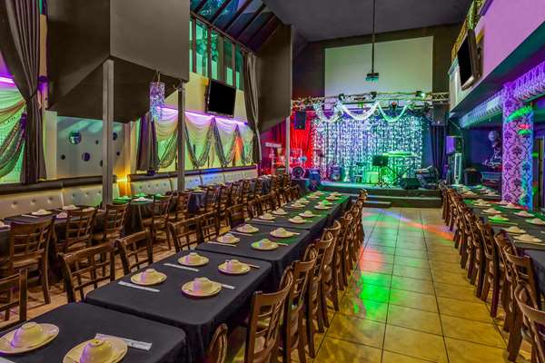 Bar - Ramada Plaza Hotel Garden Grove