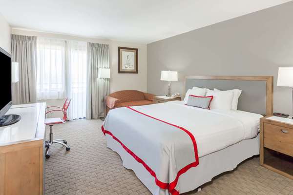  - Ramada Plaza Hotel Garden Grove