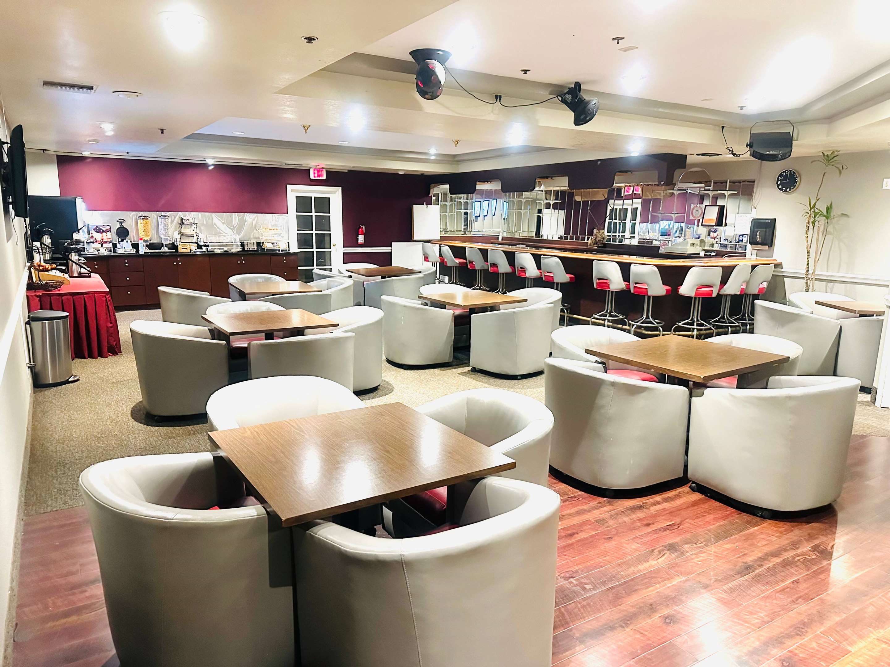 Undefined | Ramada Plaza by Wyndham Garden Grove/Anaheim South