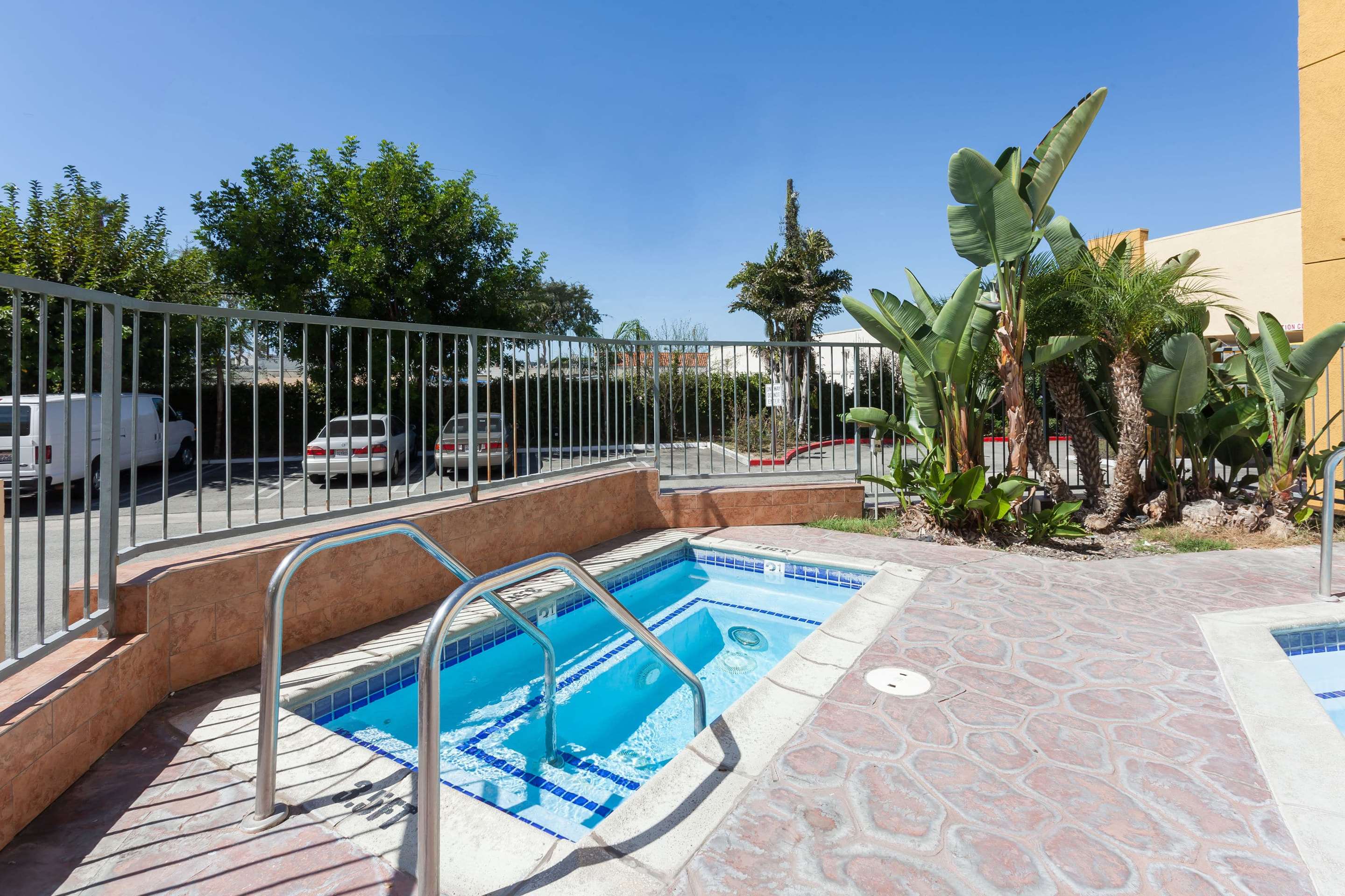 Outdoor Hot Tub | Ramada Plaza by Wyndham Garden Grove/Anaheim South