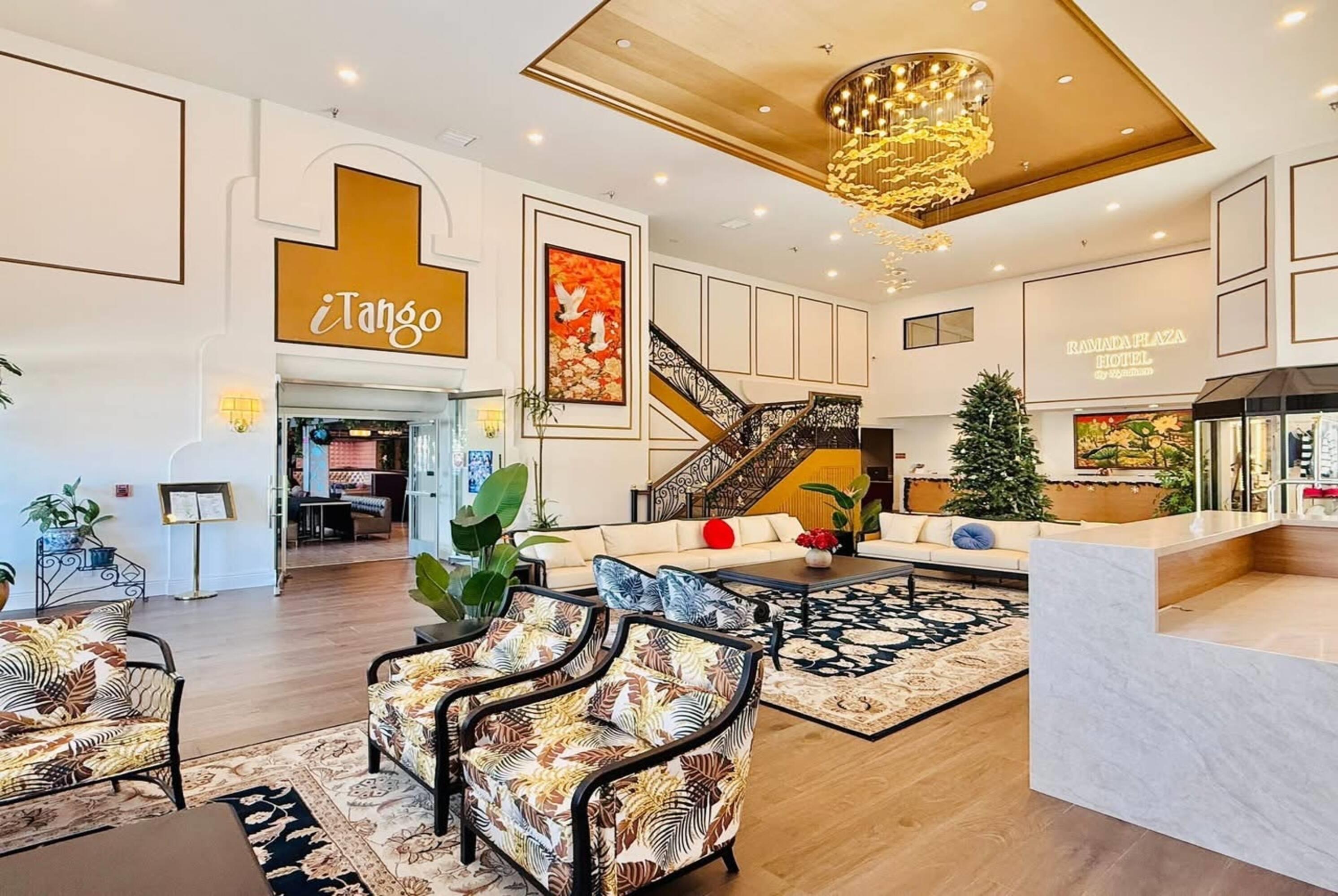 Lobby | Ramada Plaza by Wyndham Garden Grove/Anaheim South