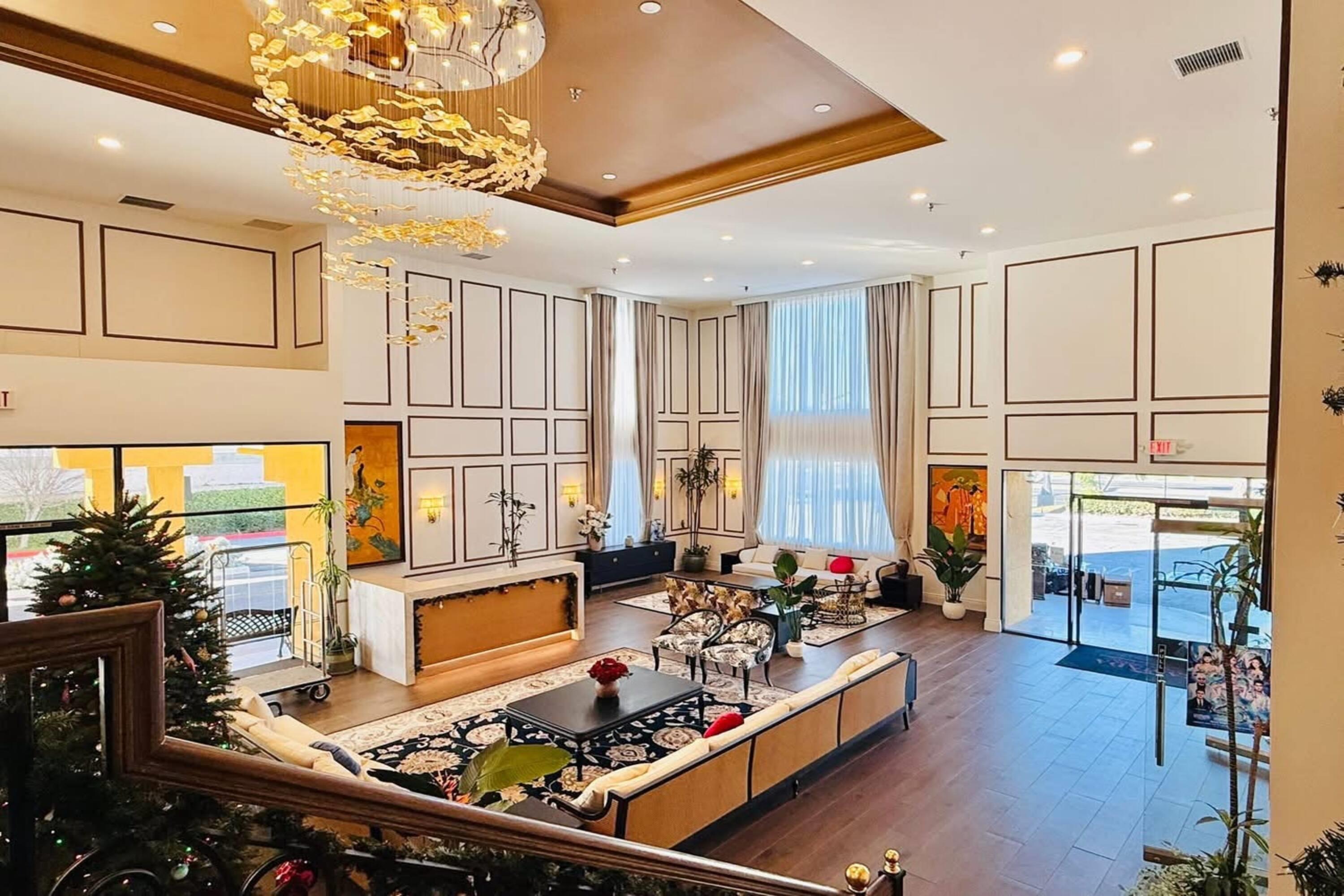 Lobby | Ramada Plaza by Wyndham Garden Grove/Anaheim South