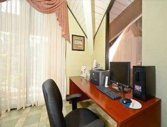 Conference Area - Howard Johnson Inn Clifton