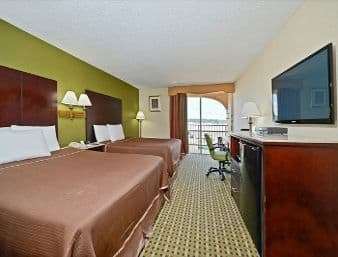  - Howard Johnson Inn Clifton