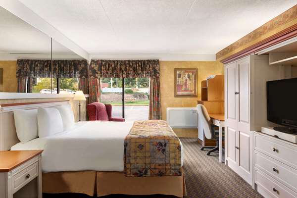 Suite - Travelodge Owen Sound