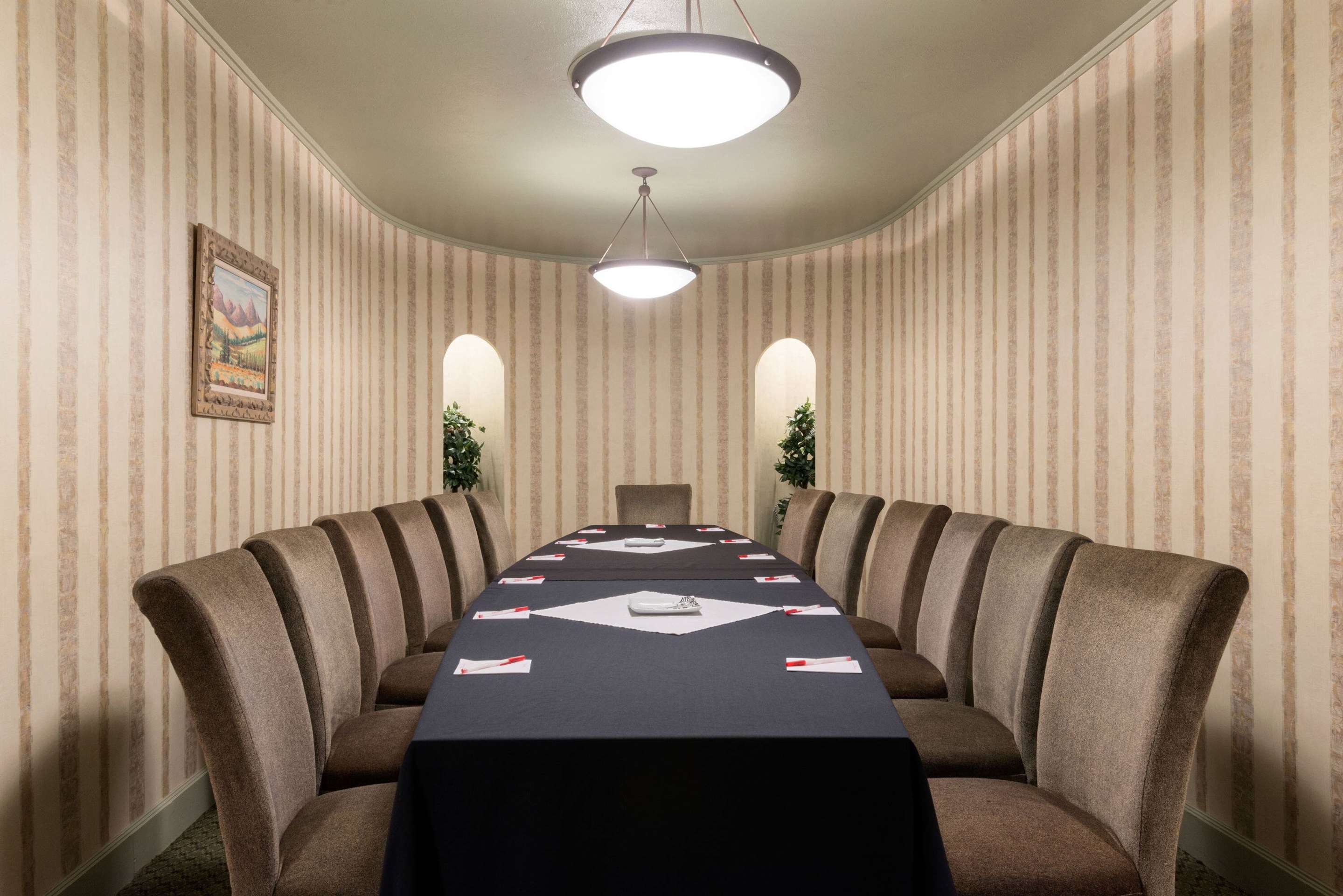 Meeting Room | Ramada Hotel & Convention Center by Wyndham Topeka Downtown