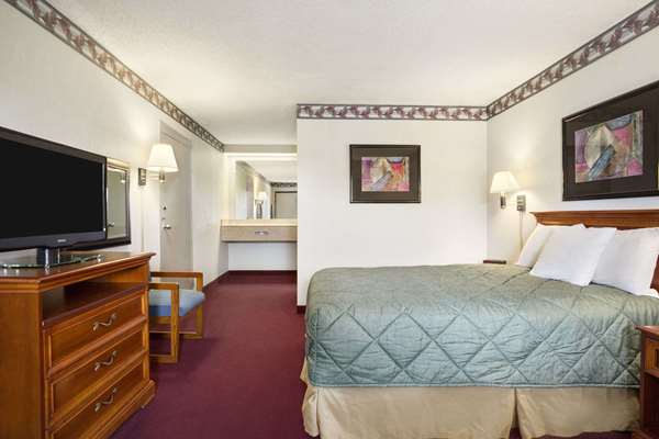  - Ramada Inn Batesville