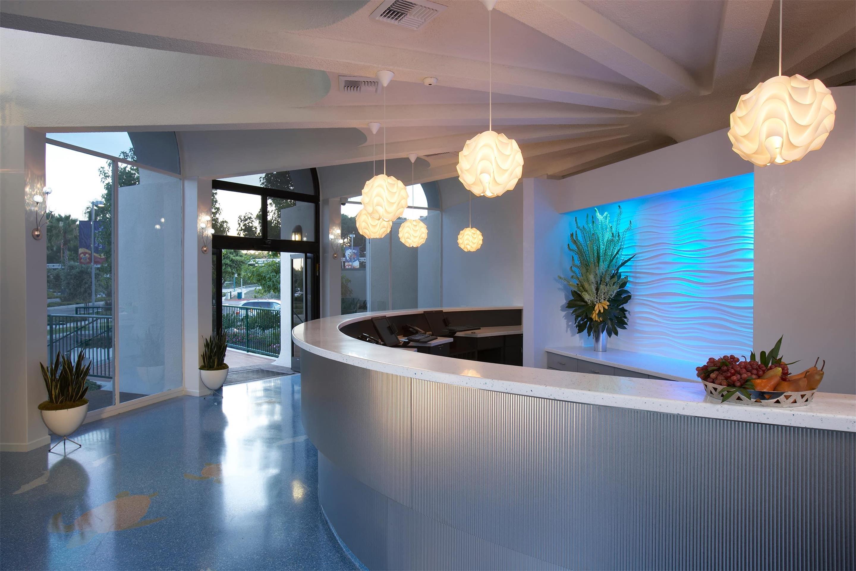 Reception | Howard Johnson by Wyndham Anaheim Hotel & Water Playground