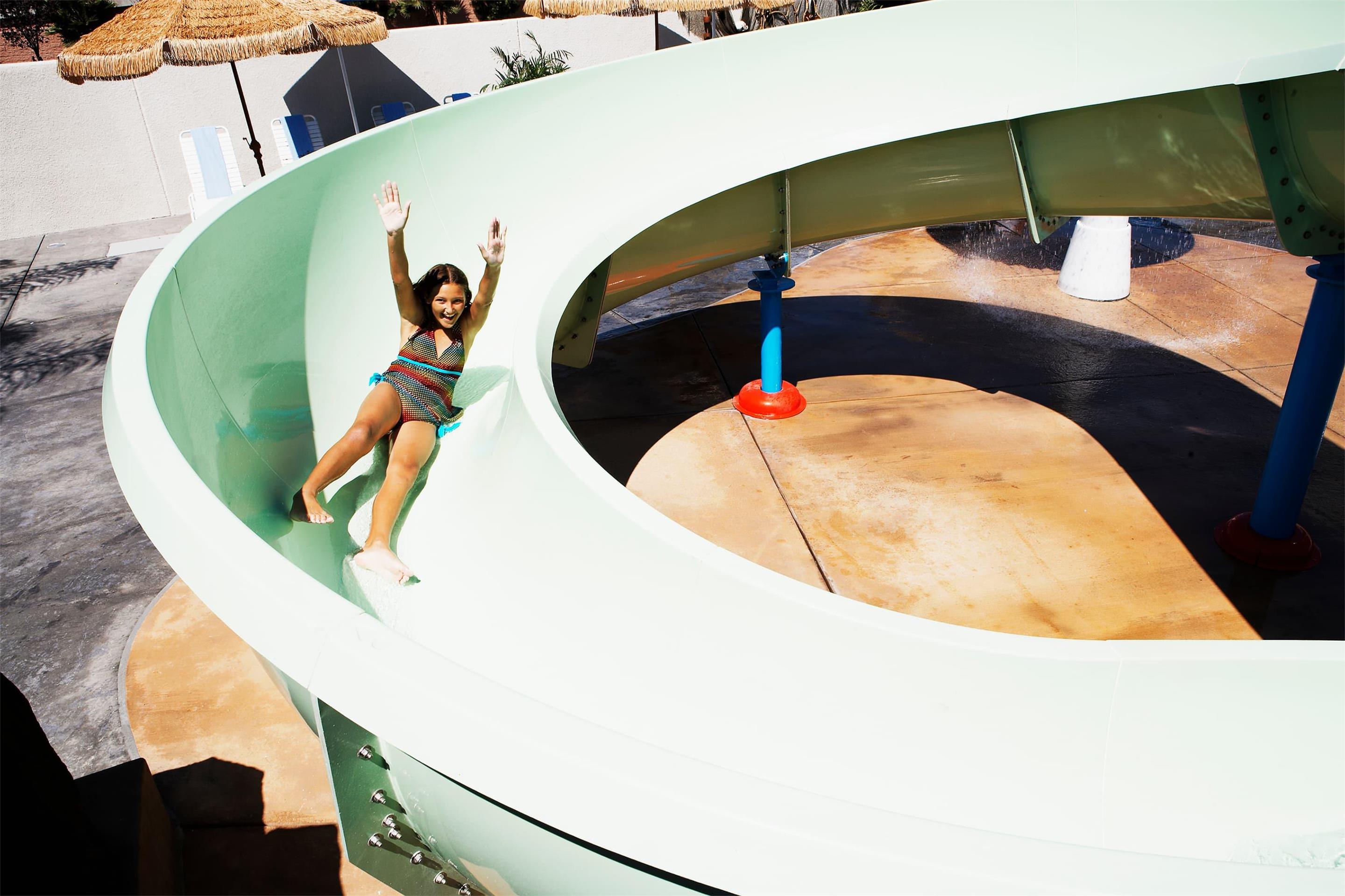 Pool | Howard Johnson by Wyndham Anaheim Hotel & Water Playground