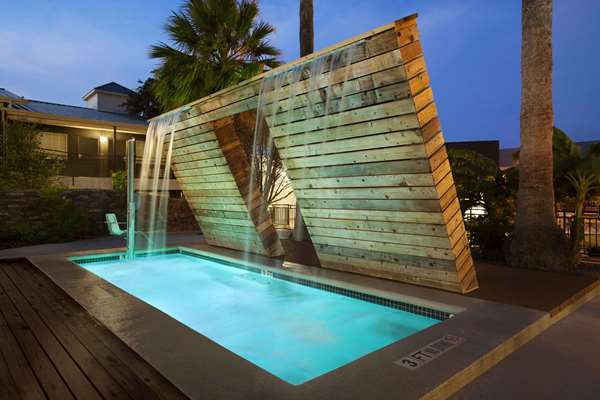 Pool - Ramada Inn Del Rio