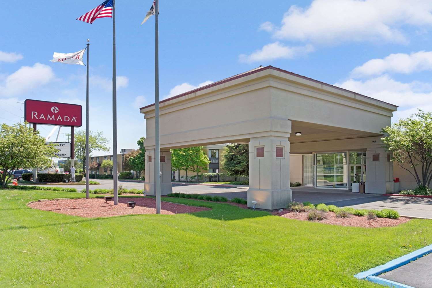 Ramada Inn Waukegan Il See S Exterior View Ramada Inn Waukegan