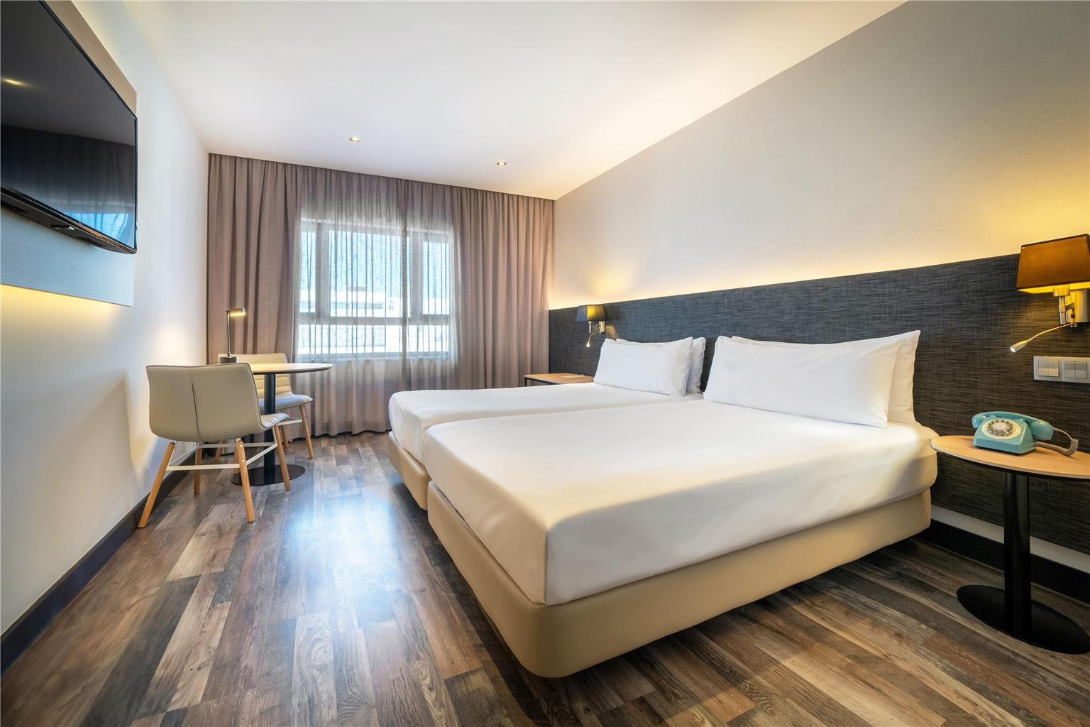 HOTEL CADIZ PASEO DEL MAR-guestroom-Guest Room,On-Site.jpg