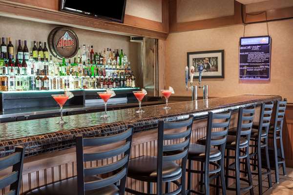 Bar - Ramada Inn Fredericton