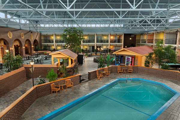 Pool - Ramada Inn Fredericton