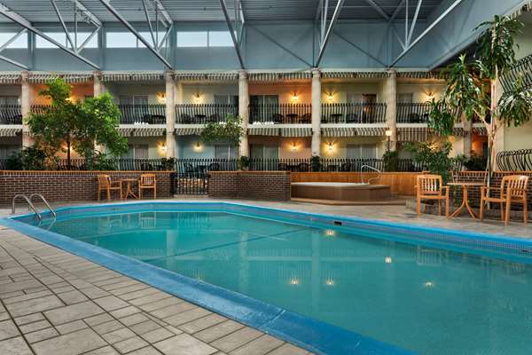 Pool - Ramada Inn Fredericton
