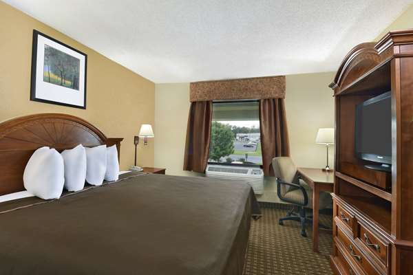  - Howard Johnson Inn & Suites Allentown - I-78, Exit 54