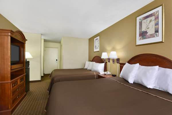  - Howard Johnson Inn & Suites Allentown - I-78, Exit 54